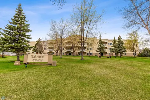 2501 30th Ave S #308, Fargo, ND 58103