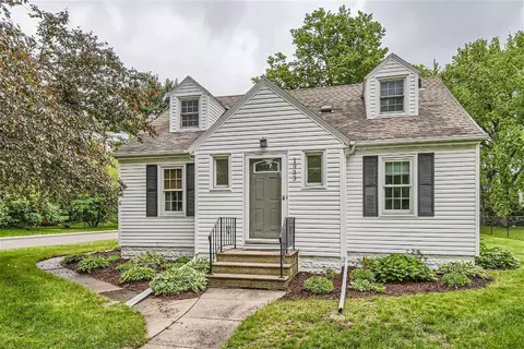 1933 Glenpaul Ave, Arden Hills, MN 55112