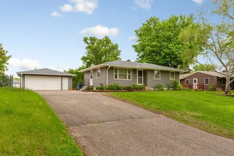 365 Sherrie Ln, Woodbury, MN 55125