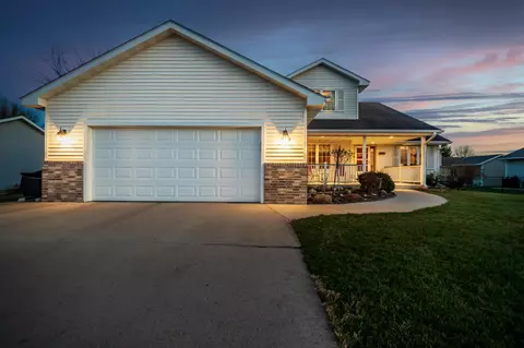 1385 Wildflower Ln NE, Owatonna, MN 55060