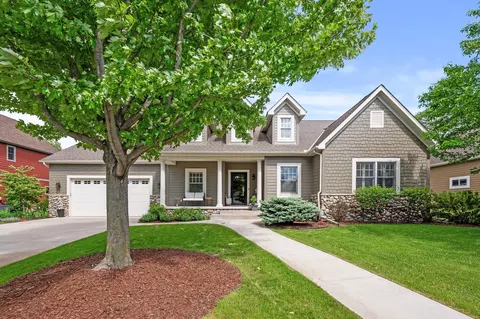 11500 Arrowood Ln N, Osseo, MN 55369