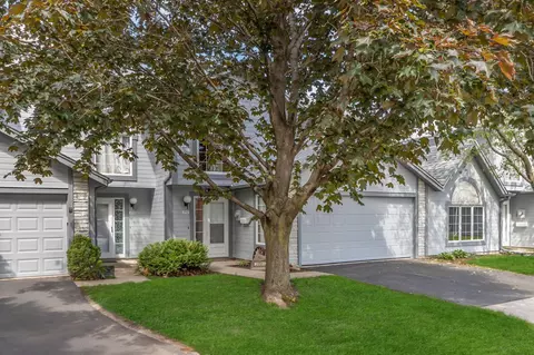 2712 Spyglass Ct NW, Rochester, MN 55901