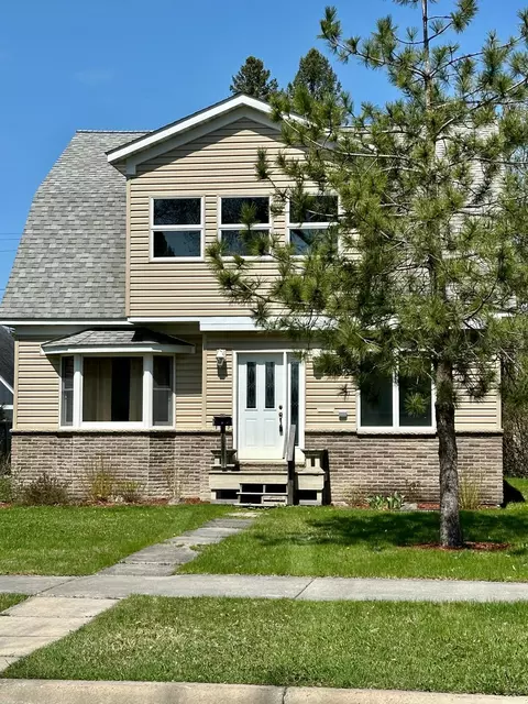 902 2nd St, International Falls, MN 56649