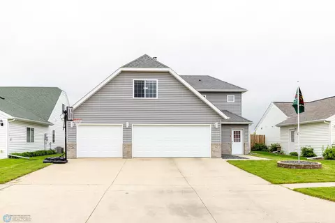 792 Homestead Ct, West Fargo, ND 58078