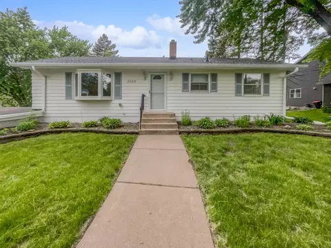 2529 Clarence St, Maplewood, MN 55109