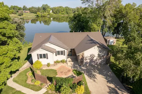 912 Shoreview Dr, Alexandria, MN 56308