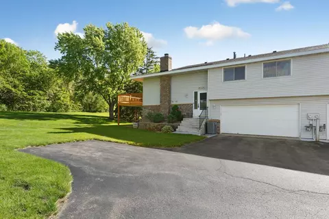 1415 Oak Leaf Ln, Burnsville, MN 55337