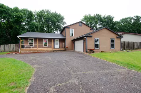 977 122nd Ln NW, Coon Rapids, MN 55448
