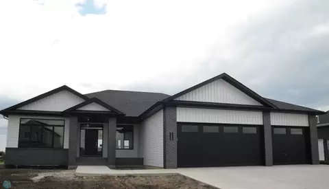 4696 11th St W, West Fargo, ND 58078