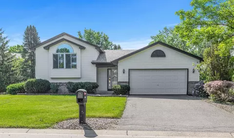 9148 Hampshire Ave N, Brooklyn Park, MN 55445