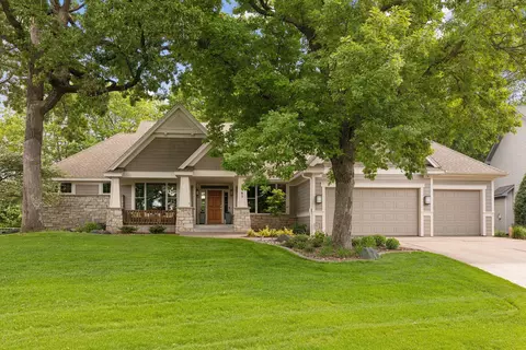 8365 Marsh Creek Rd, Woodbury, MN 55125