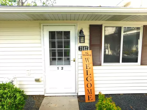 7582 15th Street Ln N, Oakdale, MN 55128