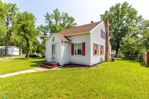 114 4th Ave SE, Mayville, ND 58257