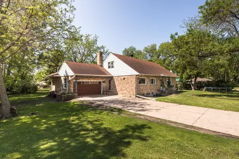 419 W 10th St, Morris, MN 56267
