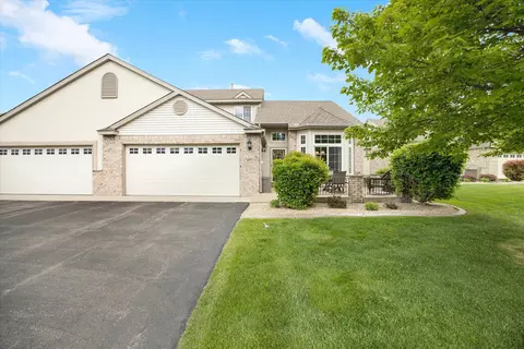 6905 Connelly Cir, Savage, MN 55378
