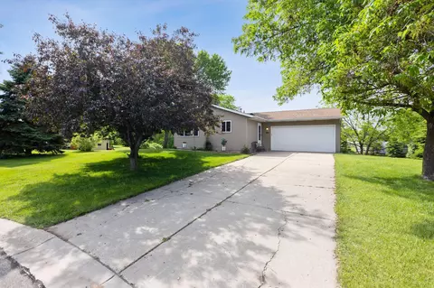 9141 Tanager Cir, Monticello, MN 55362