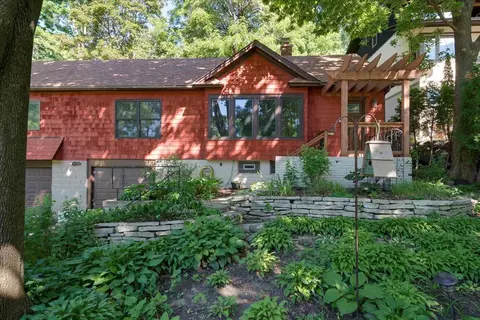2261 Hillside Ave, Saint Paul, MN 55108