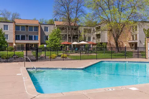 4045 Hodgson Rd #120, Shoreview, MN 55126