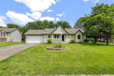 7988 Hallmark Way, Apple Valley, MN 55124