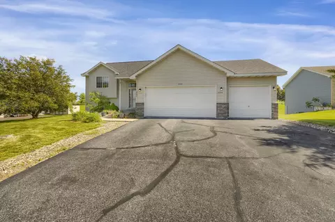 2242 Belfast St W, Rosemount, MN 55068