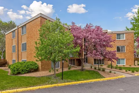 9143 Highway 55 #304, Golden Valley, MN 55427