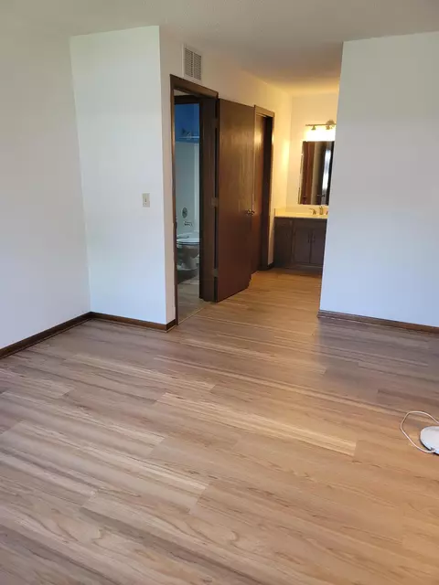 4512 Cinnamon Ridge Trl #A, Eagan, MN 55122 photo 17