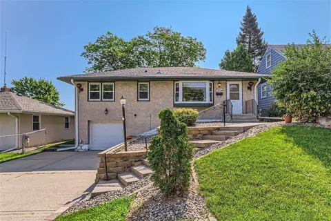 415 12th Ave S, South Saint Paul, MN 55075