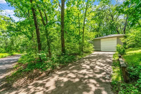 640 Wildwood Ave, Birchwood Village, MN 55110