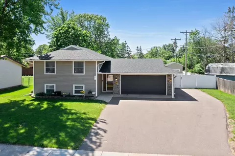 276 150th St W, Apple Valley, MN 55124