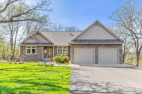 684 Cottage Ln, Hudson, WI 54016