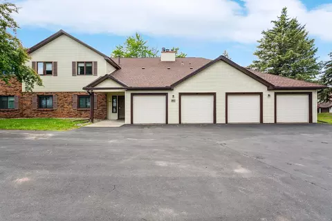 1890 Fox Ridge Dr #A, West Saint Paul, MN 55118