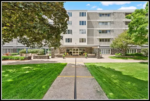 6450 York Ave S #314, Edina, MN 55435