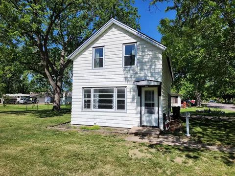 1100 S Front St, Saint Peter, MN 56082