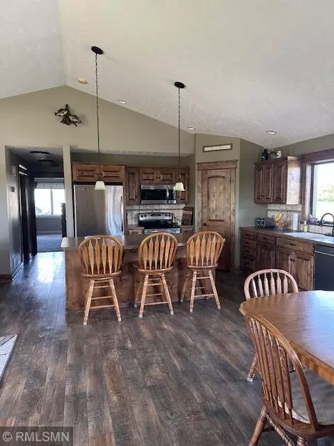 218 Edgewood Dr S, Glencoe, MN 55336 photo 9
