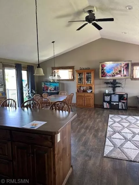 218 Edgewood Dr S, Glencoe, MN 55336 photo 12