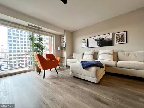 66 9th St E #2213, Saint Paul, MN 55101