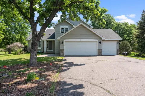 1507 Windsor Dr S, Shakopee, MN 55379