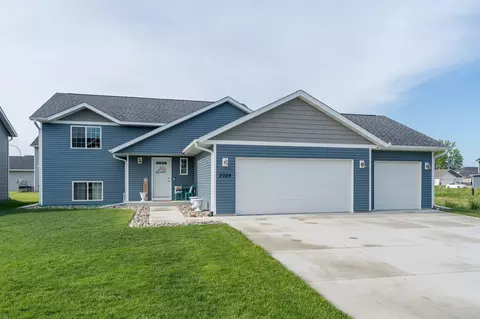 2029 Aster Ln, Mankato, MN 56001