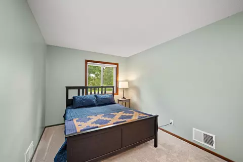 1733 Nokia Way, Eagan, MN 55122 photo 9