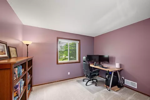 1733 Nokia Way, Eagan, MN 55122 photo 10