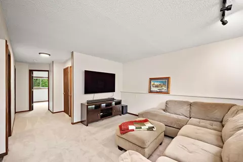 1733 Nokia Way, Eagan, MN 55122 photo 12