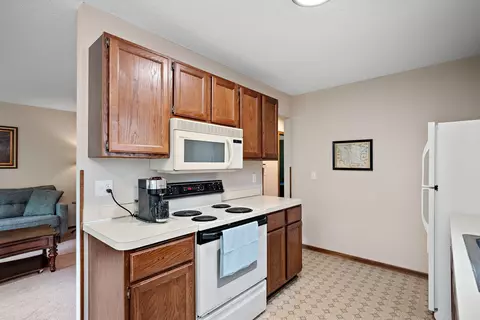 1733 Nokia Way, Eagan, MN 55122 photo 8