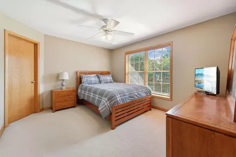 4953 Sycamore Dr, Eagan, MN 55123 photo 14