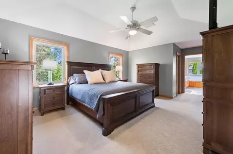 4953 Sycamore Dr, Eagan, MN 55123 photo 11