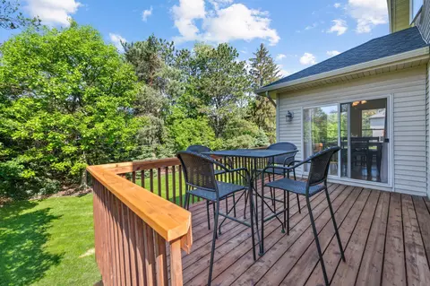 4953 Sycamore Dr, Eagan, MN 55123 photo 23