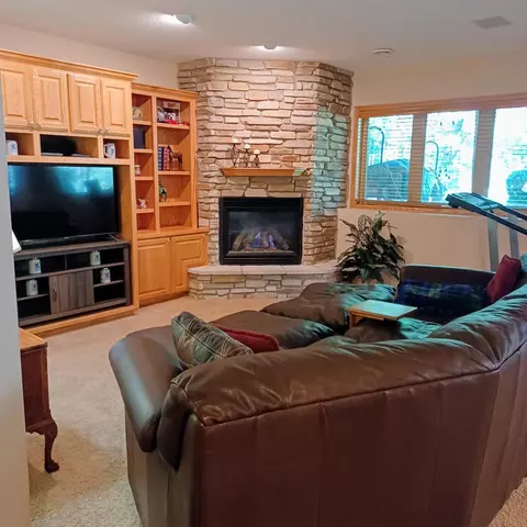 4953 Sycamore Dr, Eagan, MN 55123 photo 18