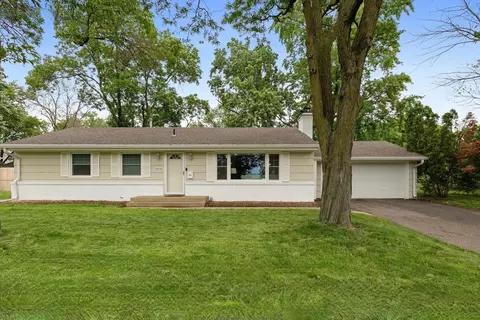 4404 W 70th St, Edina, MN 55435