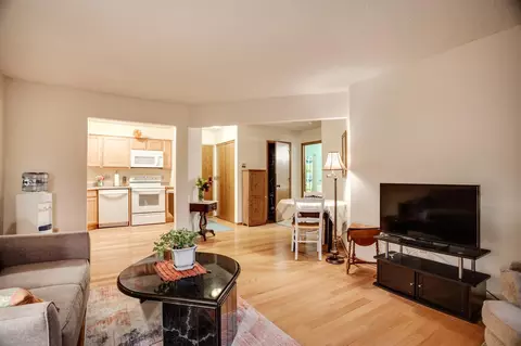 2425 E Franklin Ave #207, Minneapolis, MN 55406