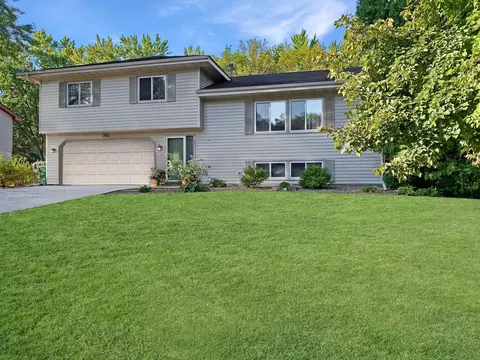 742 Greendale Ln, Vadnais Heights, MN 55127