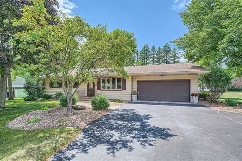847 Xenia Ave NW, Elk River, MN 55330
